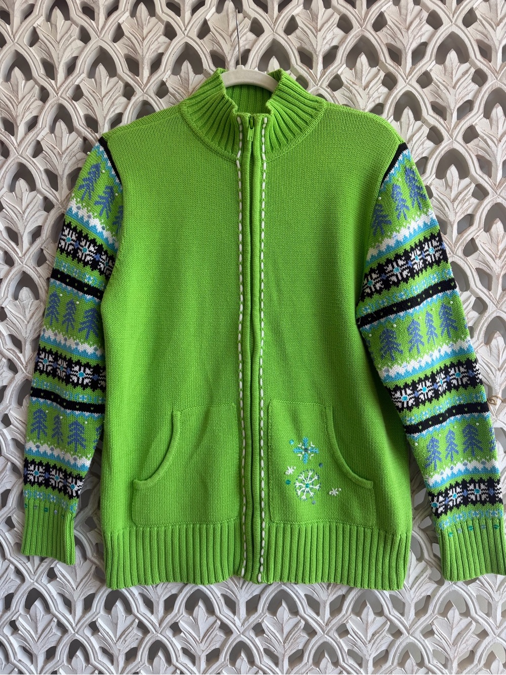Quacker Factory Women’s M Green Snowflake Holiday Full Zip Cardigan Knit Sweater